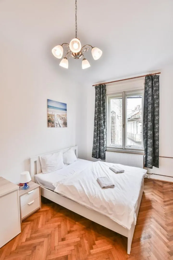 Cityscape Budget Apartments Kalvin Budapest