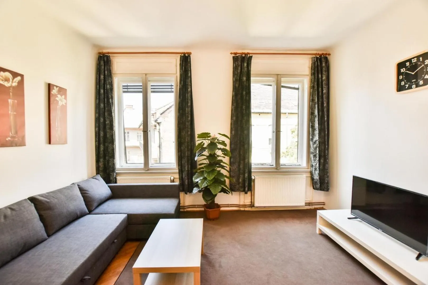 Cityscape Budget Apartments Kalvin Budapest Hungary